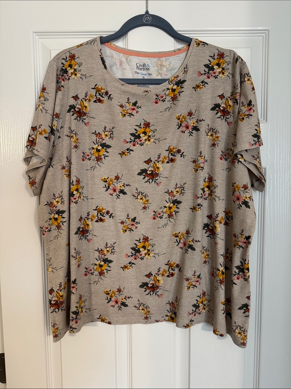 croft & barrow Beige Floral Short Sleeve Tee with Yellow & Pink Accents
